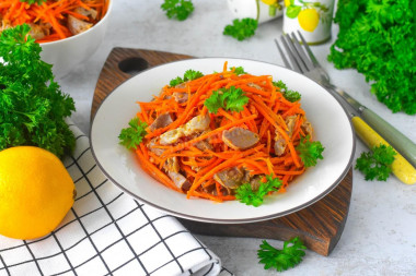 Салат из куриных желудков с корейской морковью