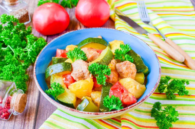 Кабачки с картошкой капустой и мясом