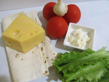 Рецепт - Рулет лавашный с начинкой из томатов и сыра - Шаг 1 - Ингредиенты