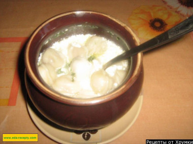 Пельмени в микроволновке с майонезом, петрушкой и сыром