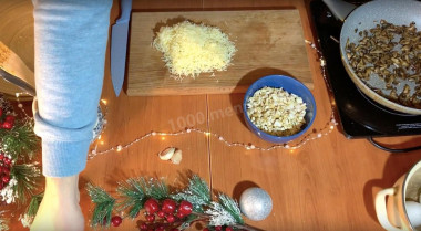 Рецепт - Новогодний салат Мышкин Дом - Шаг 8 -  &quot