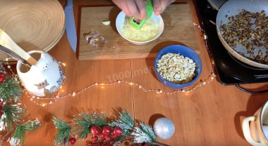 Рецепт - Новогодний салат Мышкин Дом - Шаг 9 - Процесс жарки&quot