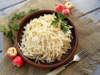 Салат из корня сельдерея с яблоком
