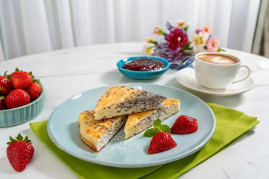 Нежная творожная запеканка с маком