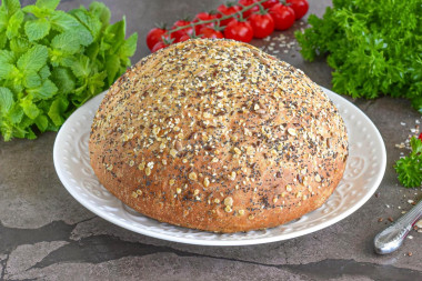 Хлеб с семенами льна и подсолнечника