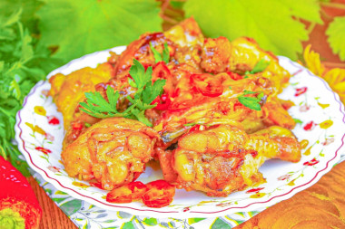 Куриные крылышки в казане на костре