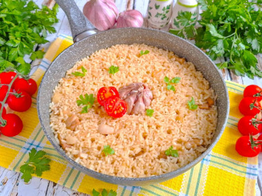 Свинина с рисом на сковороде