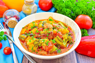Овощное рагу с мясом кабачками и картошкой
