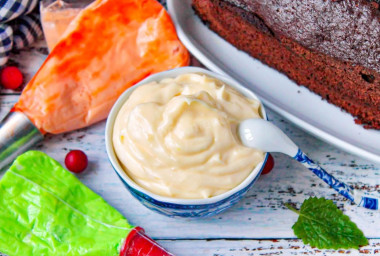 Крем для торта из сметаны и сгущенки