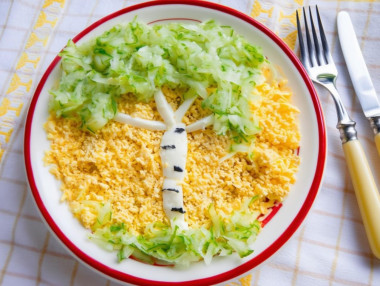 Салат Березка со свежим огурцом и курицей