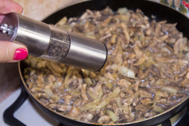 Рецепт - Грибной куриный жюльен с чесноком - Шаг 8 -  Перчим