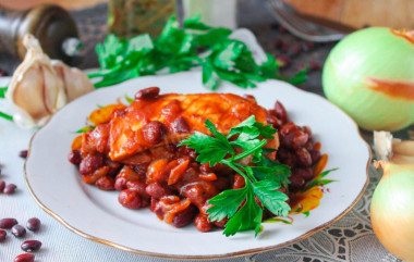 Красная фасоль с курицей