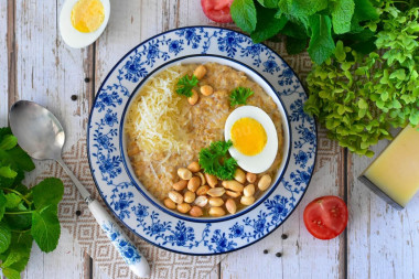 Соленая овсянка с сыром и яйцом