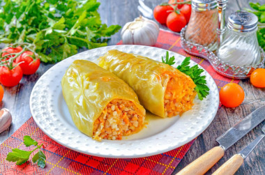 Перцы фаршированные мясом и рисом в кастрюле