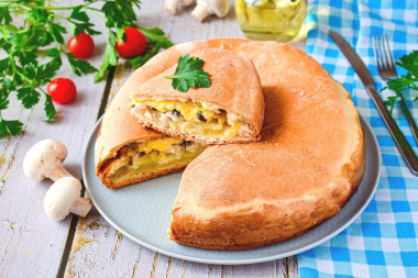 Пицца деревенская с курицей закрытая