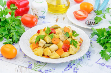 Жаркое с картошкой и курицей в духовке