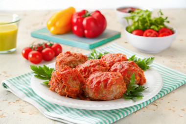 Тефтели в духовке в томатном соусе