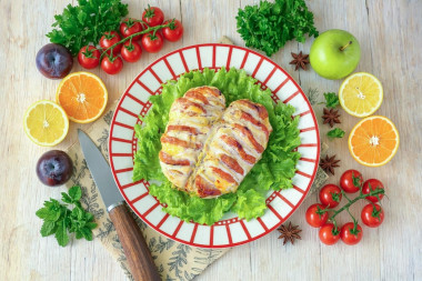 Куриные грудки с помидорами и сыром в духовке