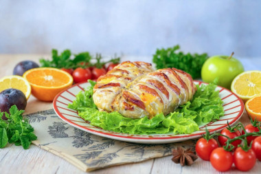 Куриные грудки с помидорами и сыром в духовке
