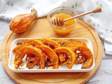 Медовый десерт из тыквы кусочками запеченной в духовке
