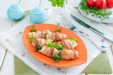 Бекон с сыром в духовке закуска