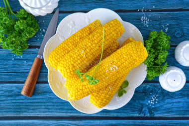 Как варить молодую кукурузу в початках