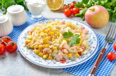 Салат с крабовыми палочками сыром и яблоком