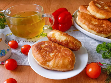 Пирожки с квашеной капустой жареные