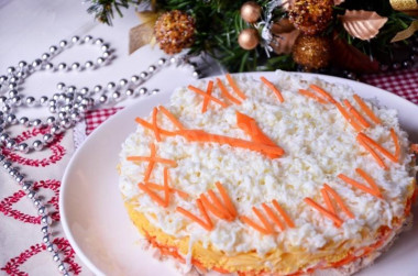 Салат Часы с куриным филе сыром и корейской морковью