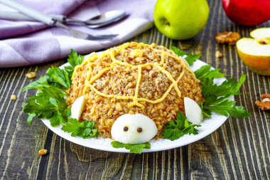Салат Черепашка с яблоком и грецкими орехами
