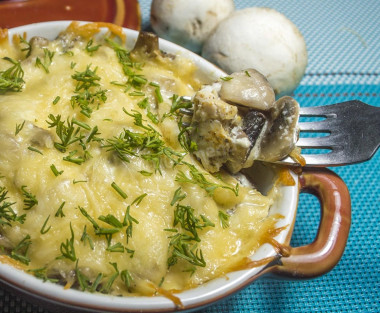 Куриное филе с шампиньонами в духовке