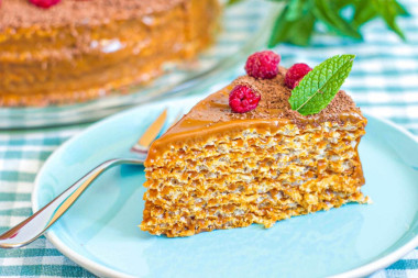 Торт из вафельных коржей с вареной сгущенкой