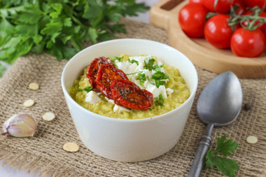 Овсяная каша с сыром и карри