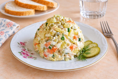 Салат Столичный классический с курицей