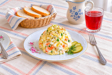 Салат Столичный классический с курицей