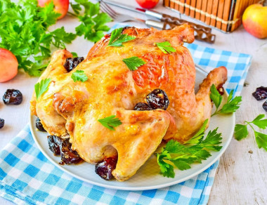 Курица с черносливом в духовке