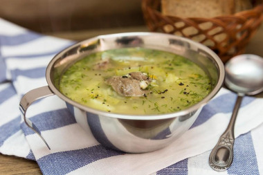 Рассольник со свининой с солеными огурцами на перловой крупе