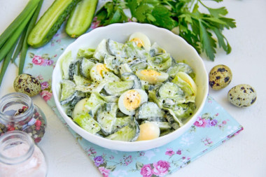 Салат Весенний с огурцом и яйцом