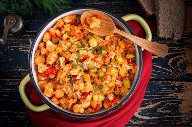 Овощное рагу с цветной капустой и кабачками