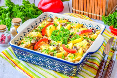 Картошка с грибами в сметане в духовке