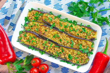 Баклажаны с грецкими орехами и чесноком