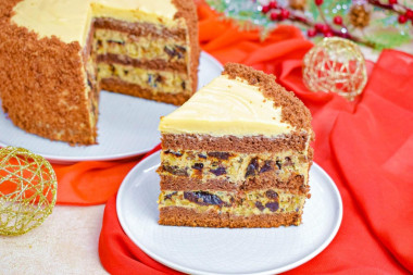 Торт с черносливом и грецким орехом