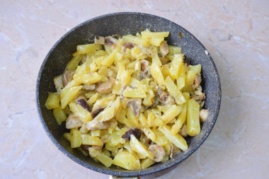 Картошка с лисичками рецепт со сметаной