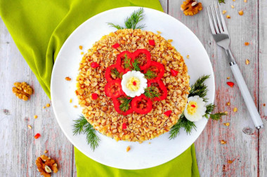 Салат Принц с говядиной и грецкими орехами