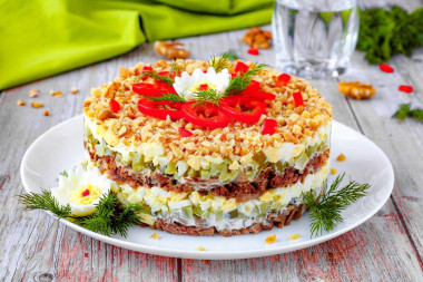 Салат Принц с говядиной и грецкими орехами