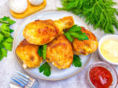 Куриные ножки в кляре на сковороде