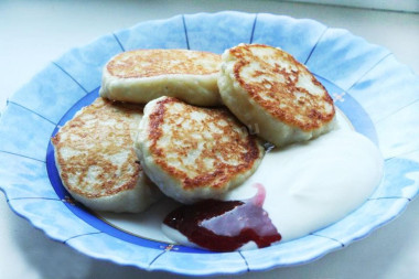Сырники без муки манные из творога с яйцами