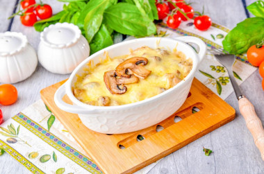 Жульен с курицей грибами и сыром