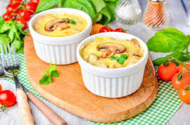 Жульен с курицей грибами и сыром