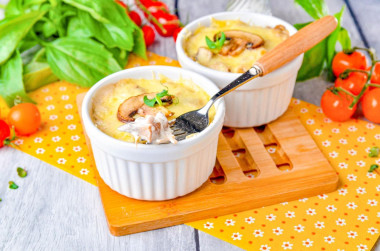 Жульен с курицей грибами и сыром